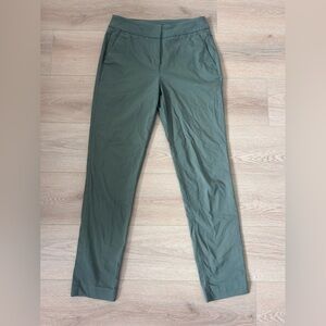 Kit and Ace Women’s high waist straight leg hiking or casual pants Size 6